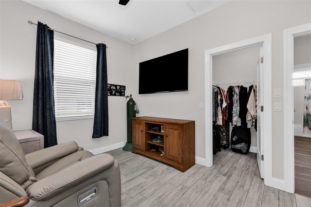 For Sale: $395,000 (3 beds, 2 baths, 1680 Square Feet)