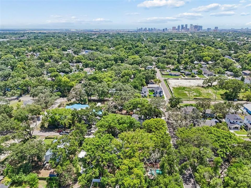 Activo con contrato: $420,000 (3 camas, 2 baños, 1333 Pies cuadrados)