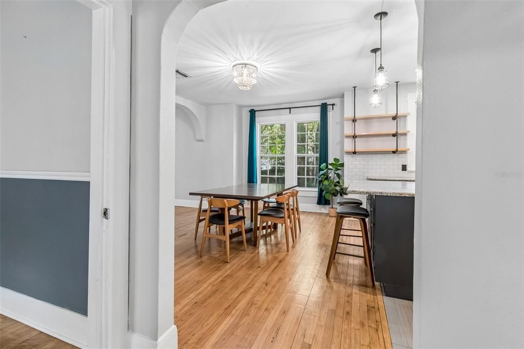 Activo con contrato: $420,000 (3 camas, 2 baños, 1333 Pies cuadrados)