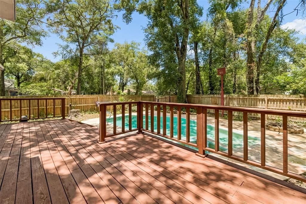 Activo con contrato: $420,000 (3 camas, 2 baños, 1333 Pies cuadrados)
