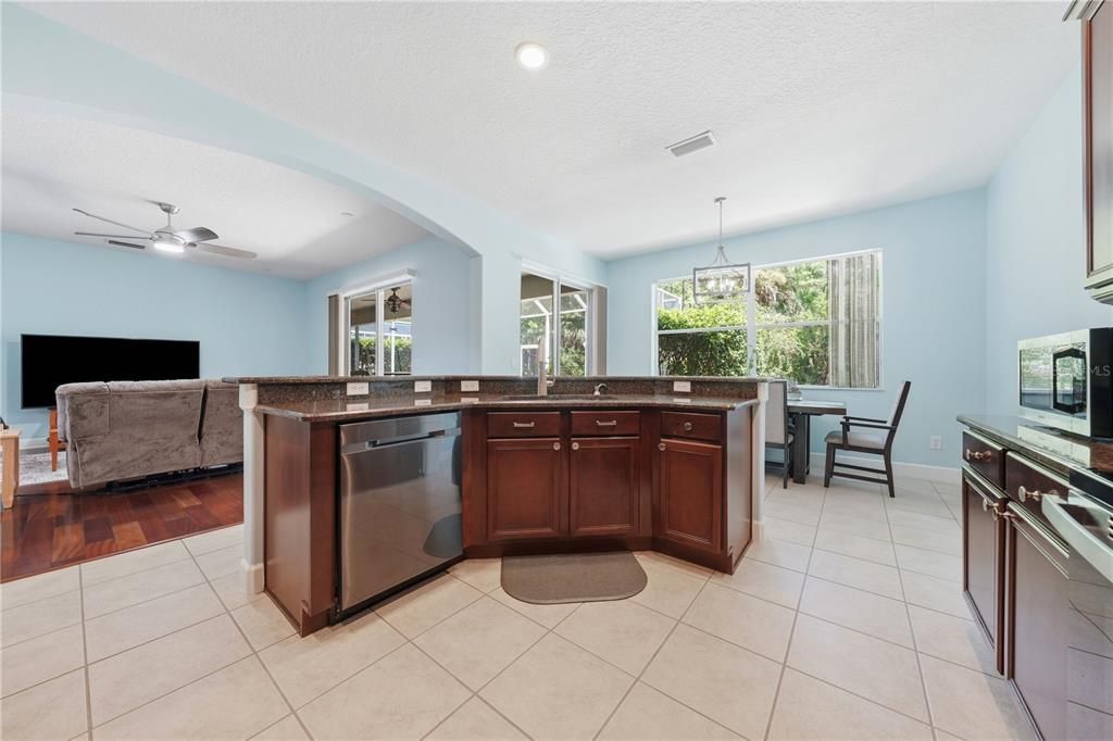 En Venta: $585,000 (5 camas, 3 baños, 3262 Pies cuadrados)