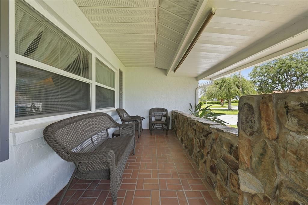 For Sale: $239,500 (2 beds, 1 baths, 1268 Square Feet)
