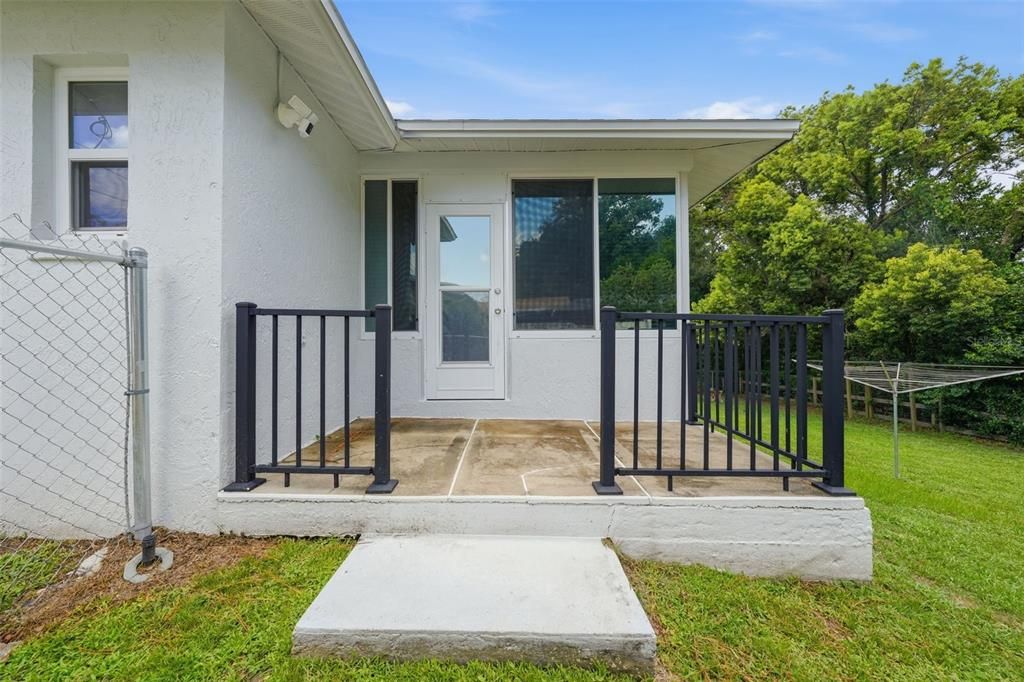 For Sale: $239,500 (2 beds, 1 baths, 1268 Square Feet)