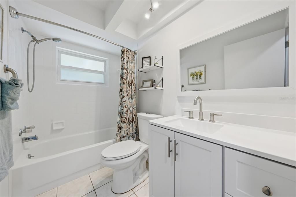 For Sale: $239,500 (2 beds, 1 baths, 1268 Square Feet)