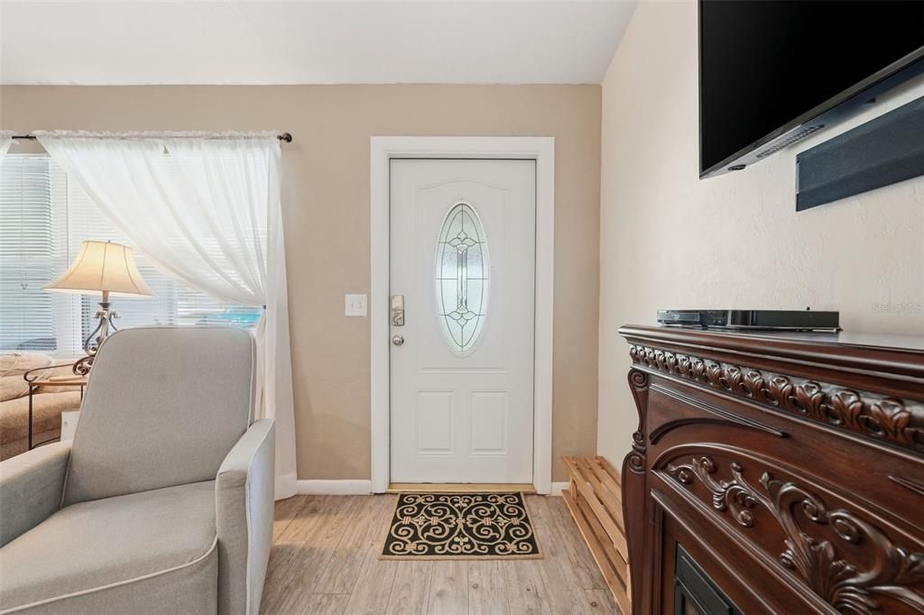 For Sale: $239,500 (2 beds, 1 baths, 1268 Square Feet)