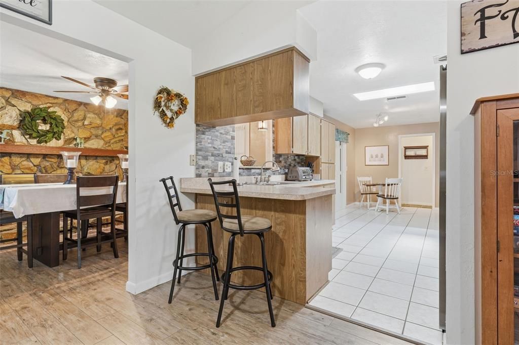 For Sale: $239,500 (2 beds, 1 baths, 1268 Square Feet)