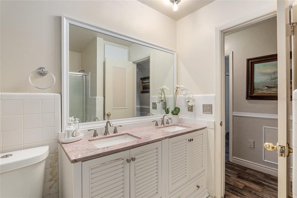For Sale: $1,325,000 (4 beds, 3 baths, 6350 Square Feet)