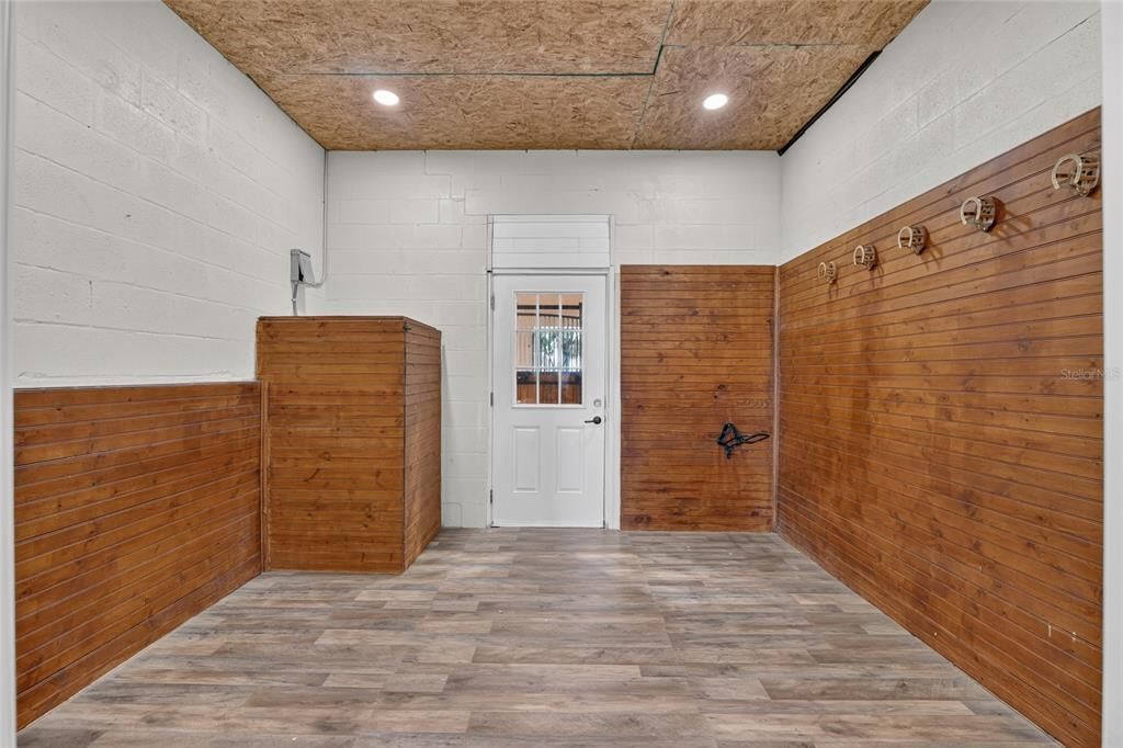 For Sale: $1,325,000 (4 beds, 3 baths, 6350 Square Feet)
