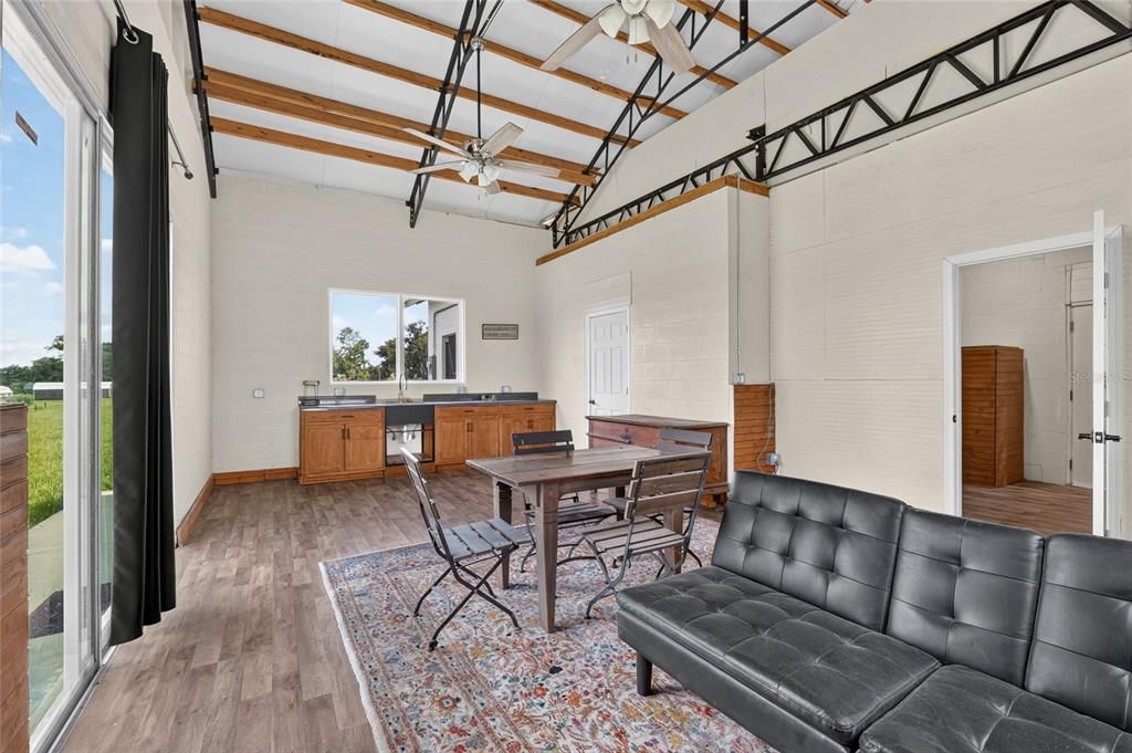 For Sale: $1,325,000 (4 beds, 3 baths, 6350 Square Feet)