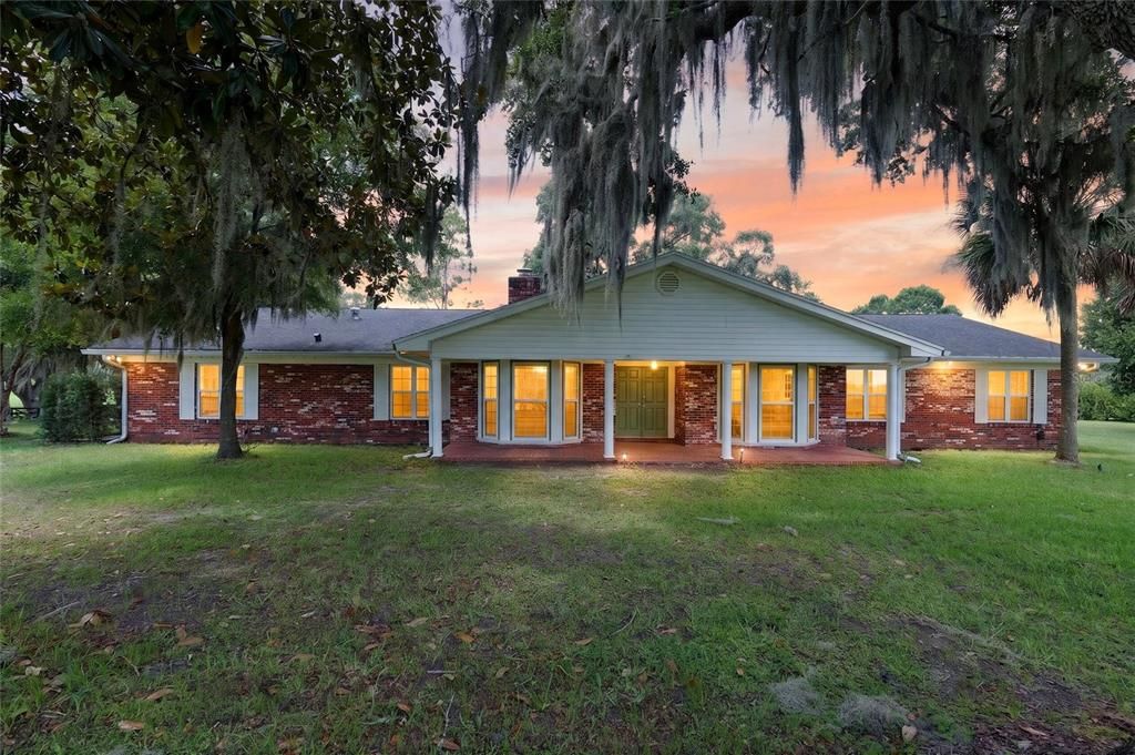 For Sale: $1,325,000 (4 beds, 3 baths, 6350 Square Feet)