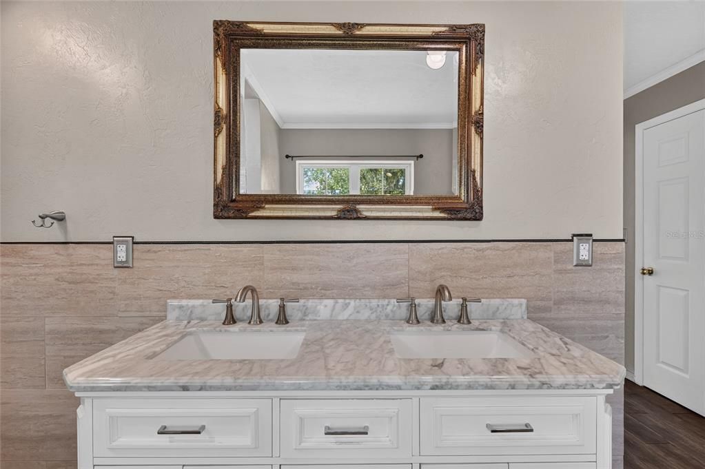 For Sale: $1,325,000 (4 beds, 3 baths, 6350 Square Feet)