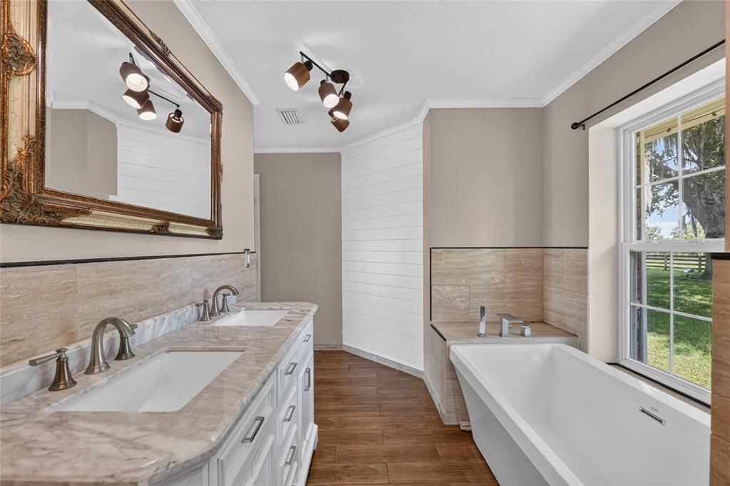 For Sale: $1,325,000 (4 beds, 3 baths, 6350 Square Feet)