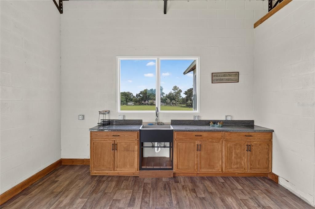 For Sale: $1,325,000 (4 beds, 3 baths, 6350 Square Feet)