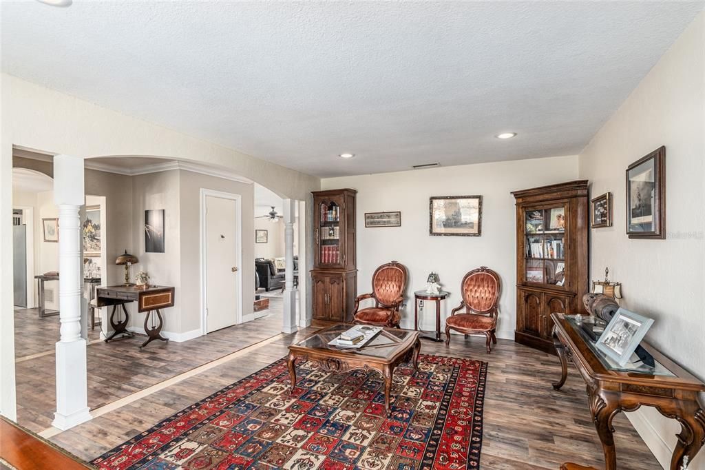 For Sale: $1,325,000 (4 beds, 3 baths, 6350 Square Feet)