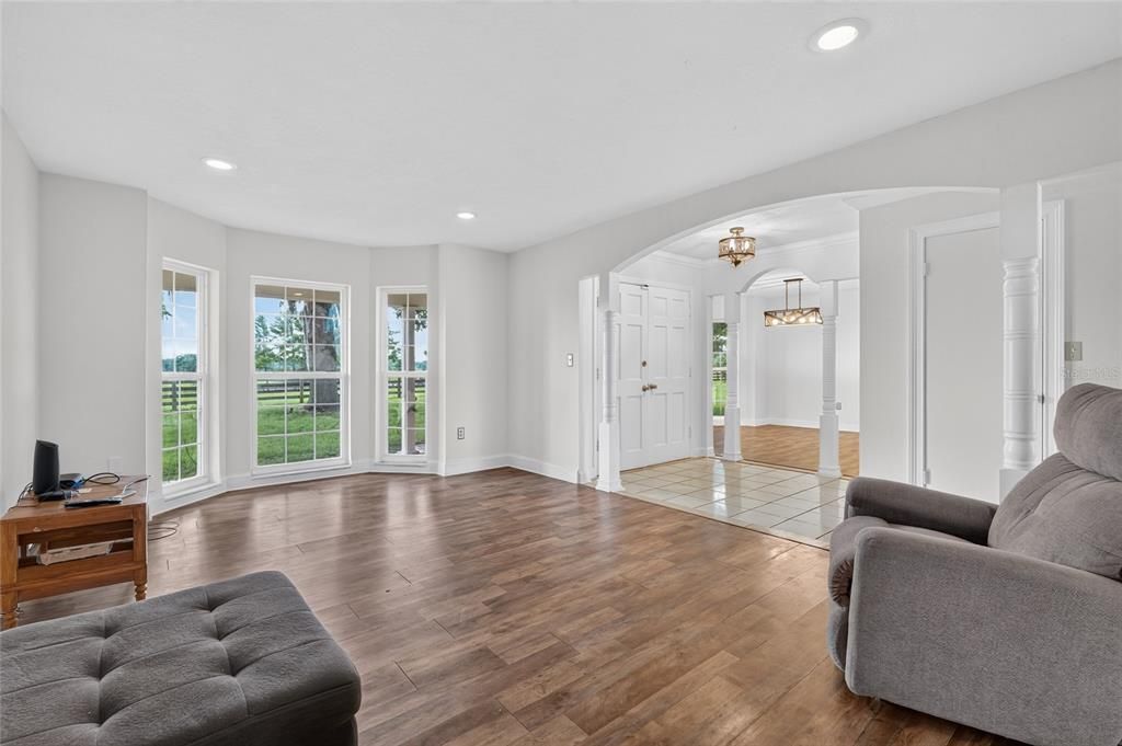 For Sale: $1,325,000 (4 beds, 3 baths, 6350 Square Feet)