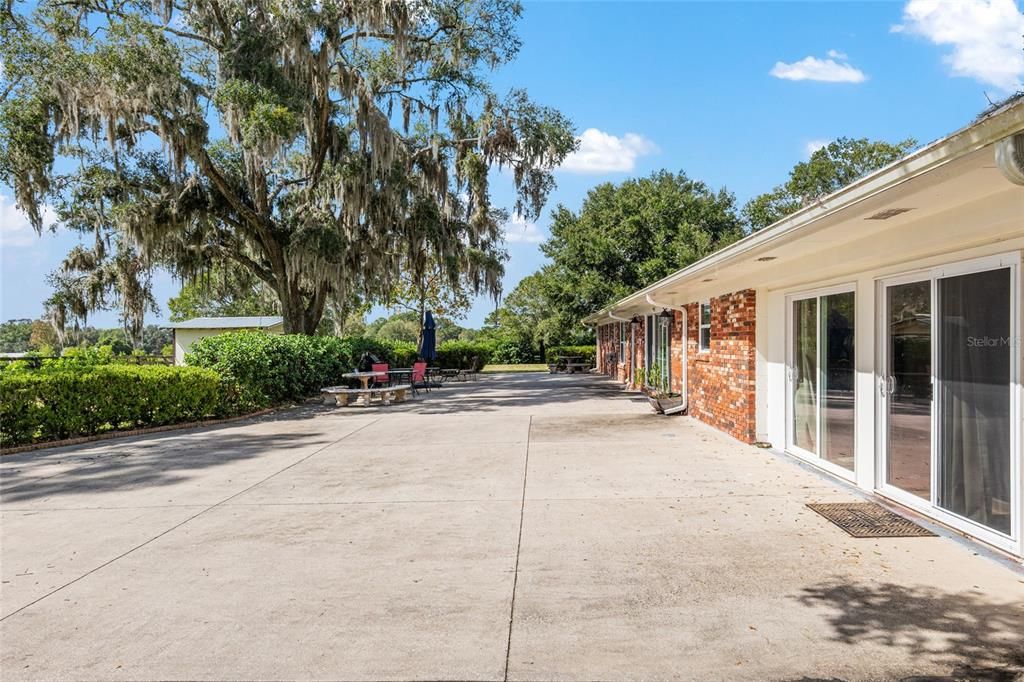 For Sale: $1,325,000 (4 beds, 3 baths, 6350 Square Feet)