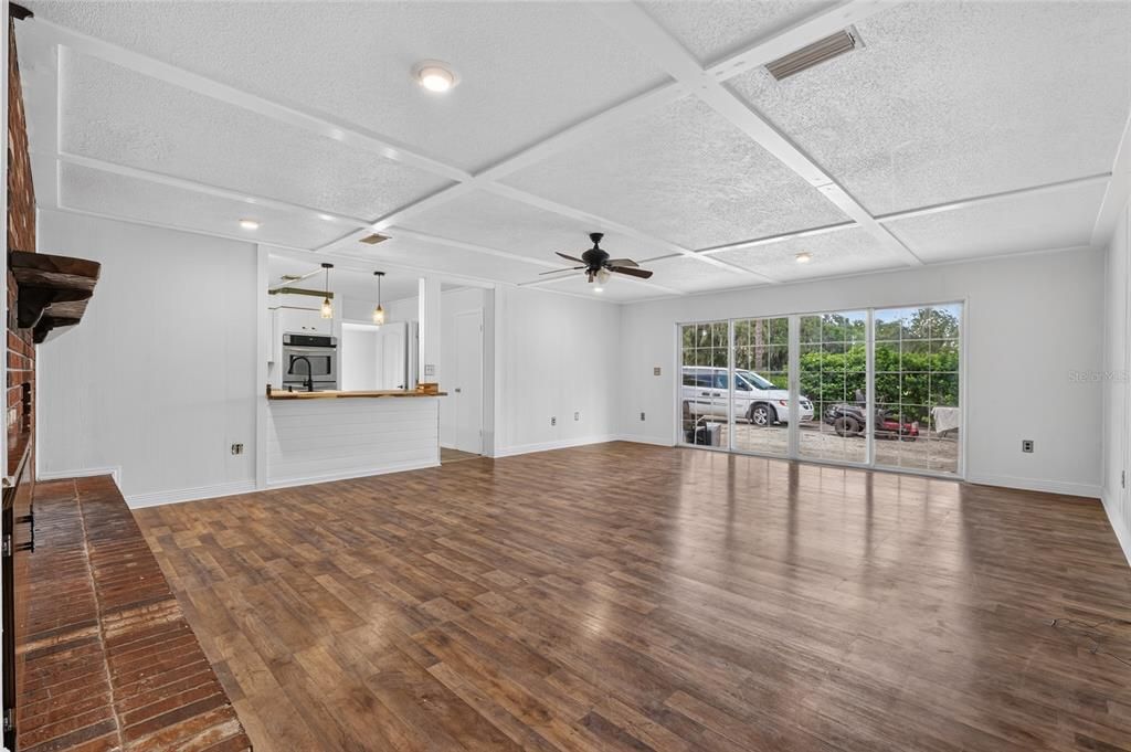 For Sale: $1,325,000 (4 beds, 3 baths, 6350 Square Feet)