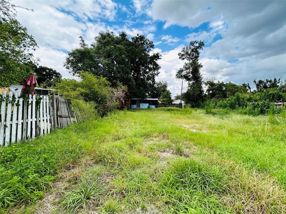 На продажу: $145,000 (0.13 acres)