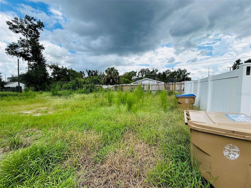 На продажу: $145,000 (0.13 acres)
