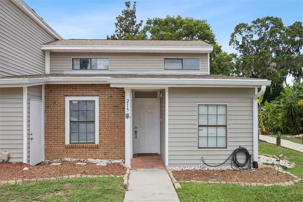 For Sale: $220,000 (2 beds, 2 baths, 1082 Square Feet)