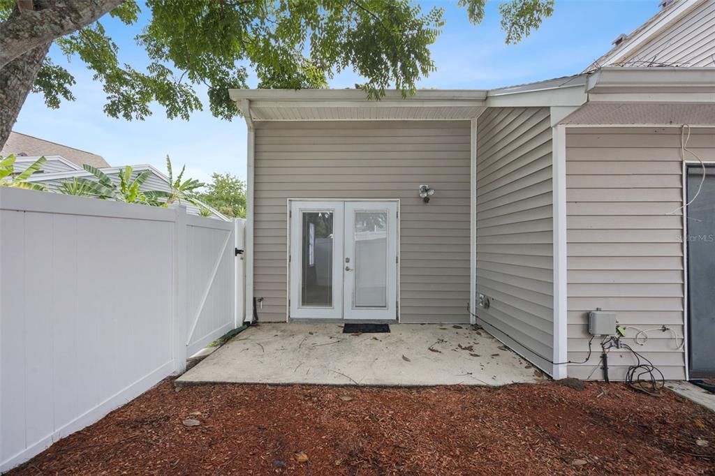 For Sale: $220,000 (2 beds, 2 baths, 1082 Square Feet)