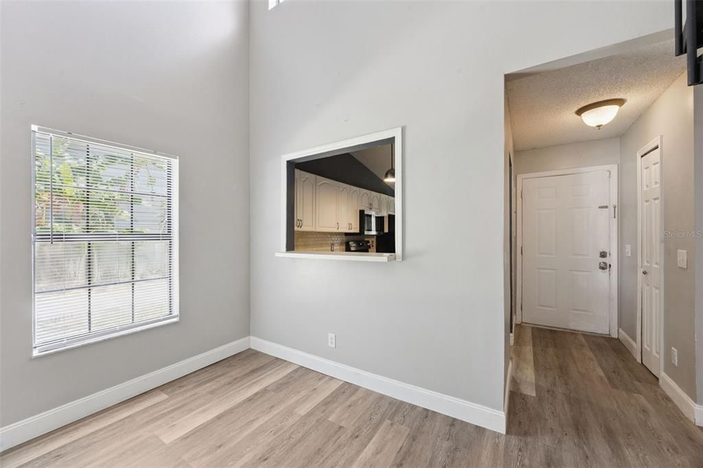 For Sale: $220,000 (2 beds, 2 baths, 1082 Square Feet)