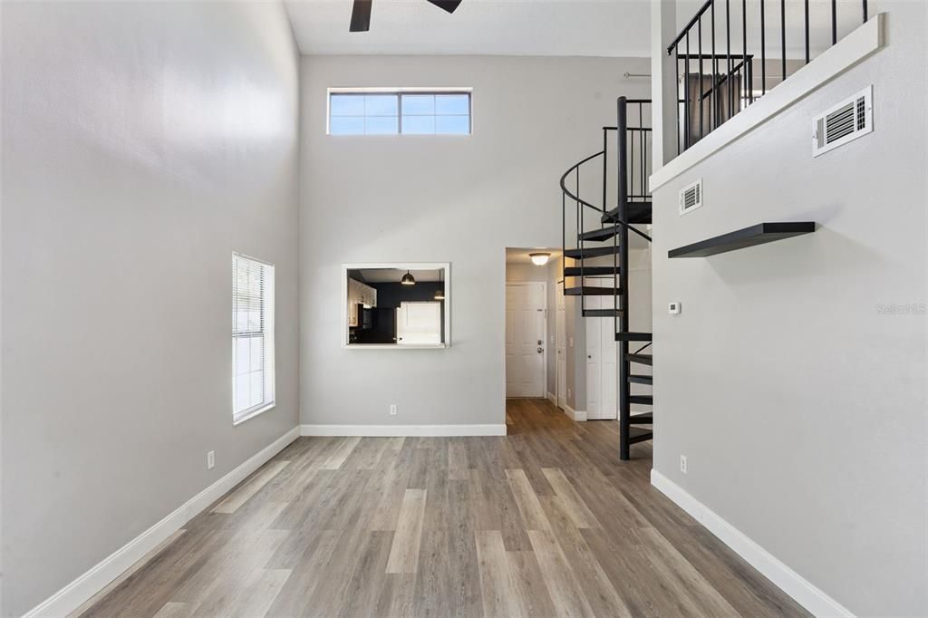 For Sale: $220,000 (2 beds, 2 baths, 1082 Square Feet)