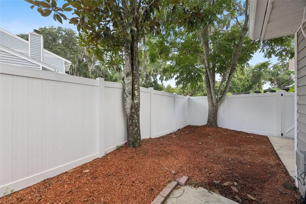 For Sale: $220,000 (2 beds, 2 baths, 1082 Square Feet)