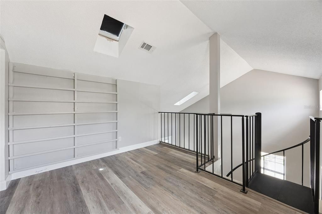 For Sale: $220,000 (2 beds, 2 baths, 1082 Square Feet)