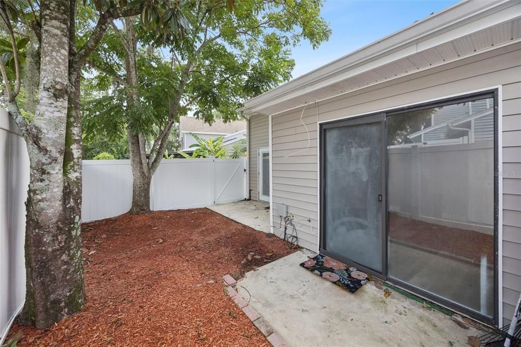 For Sale: $220,000 (2 beds, 2 baths, 1082 Square Feet)