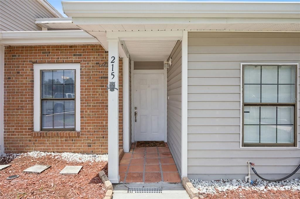 For Sale: $220,000 (2 beds, 2 baths, 1082 Square Feet)