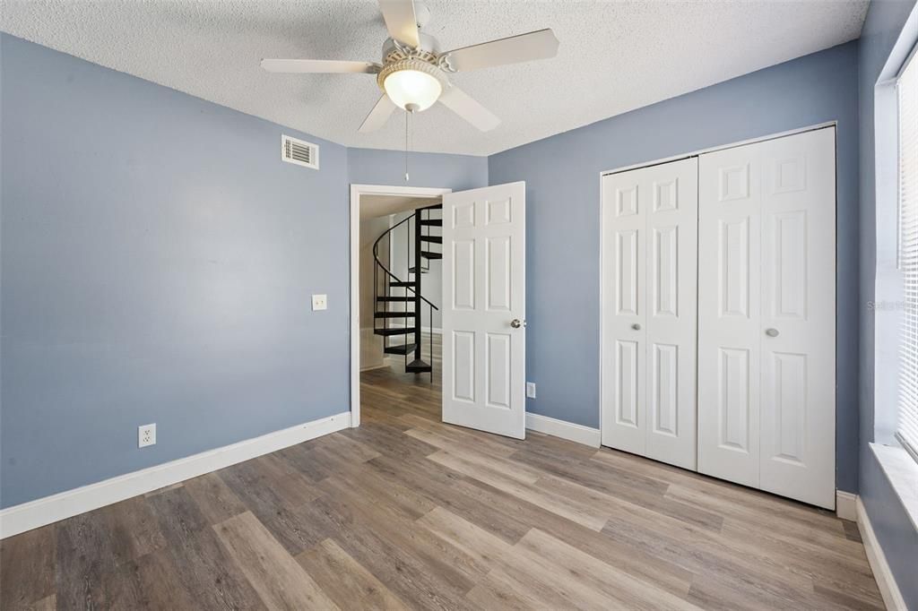 For Sale: $220,000 (2 beds, 2 baths, 1082 Square Feet)