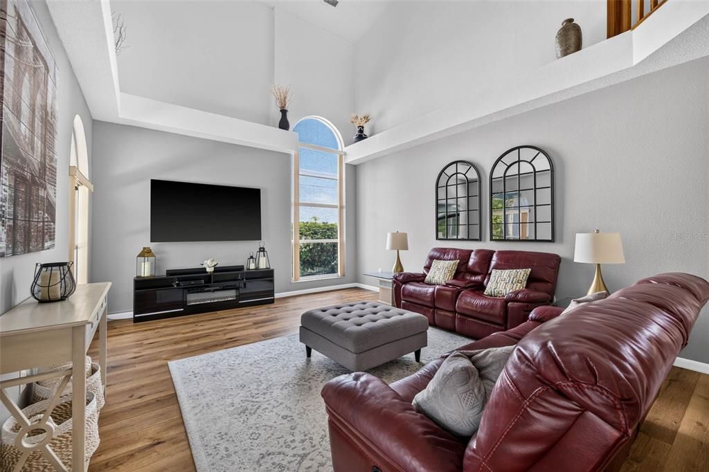 En Venta: $585,000 (3 camas, 2 baños, 2250 Pies cuadrados)