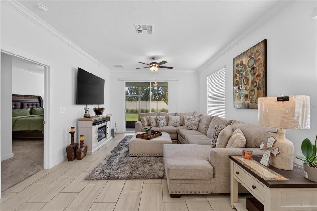 For Sale: $295,000 (3 beds, 2 baths, 1490 Square Feet)