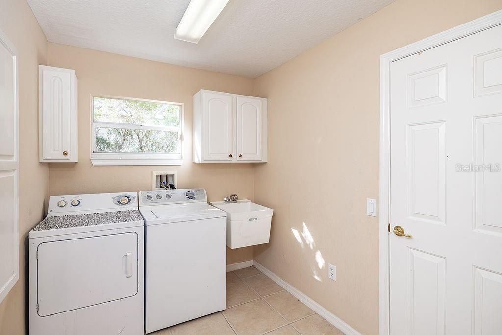 В аренду: $3,995 (5 спален, 3 ванн, 3430 Квадратных фут)
