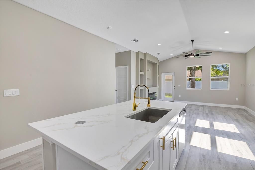 На продажу: $479,900 (4 спален, 3 ванн, 1608 Квадратных фут)