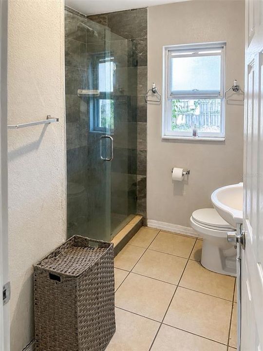 На продажу: $249,900 (3 спален, 2 ванн, 1188 Квадратных фут)