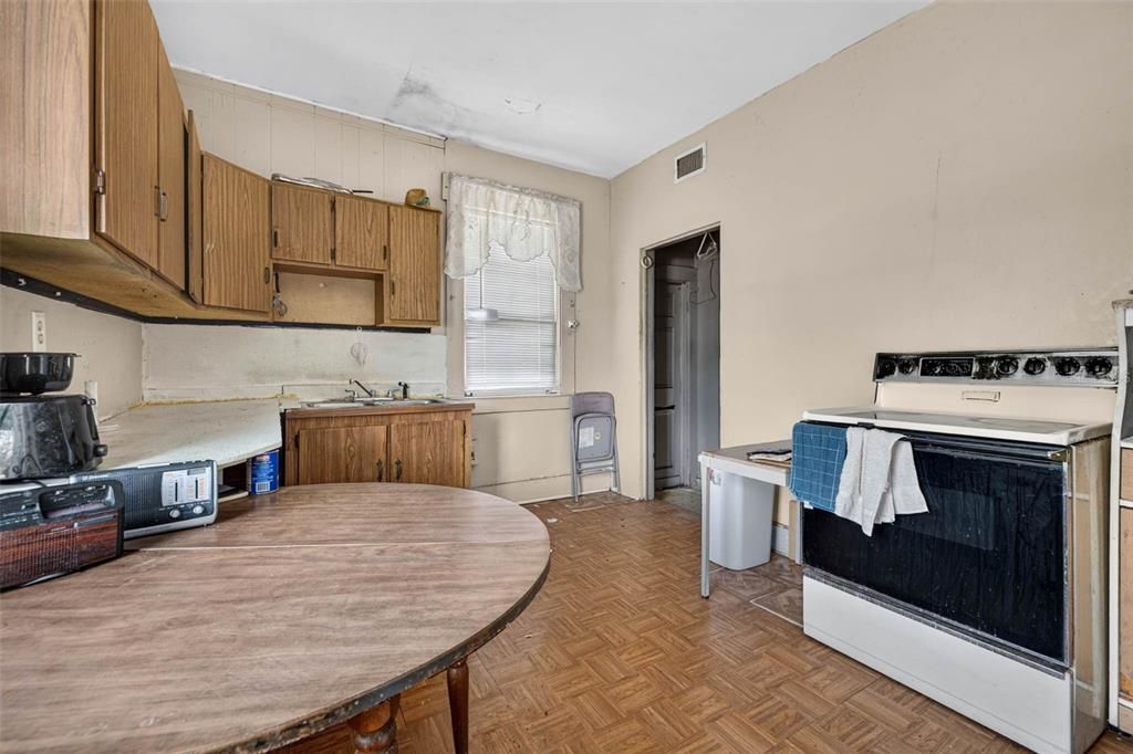 En Venta: $349,995 (2 camas, 1 baños, 1693 Pies cuadrados)