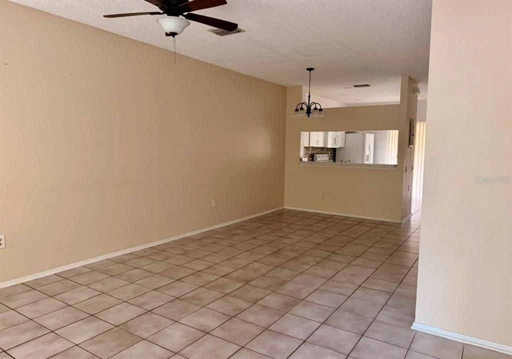 For Sale: $189,900 (2 beds, 2 baths, 1184 Square Feet)