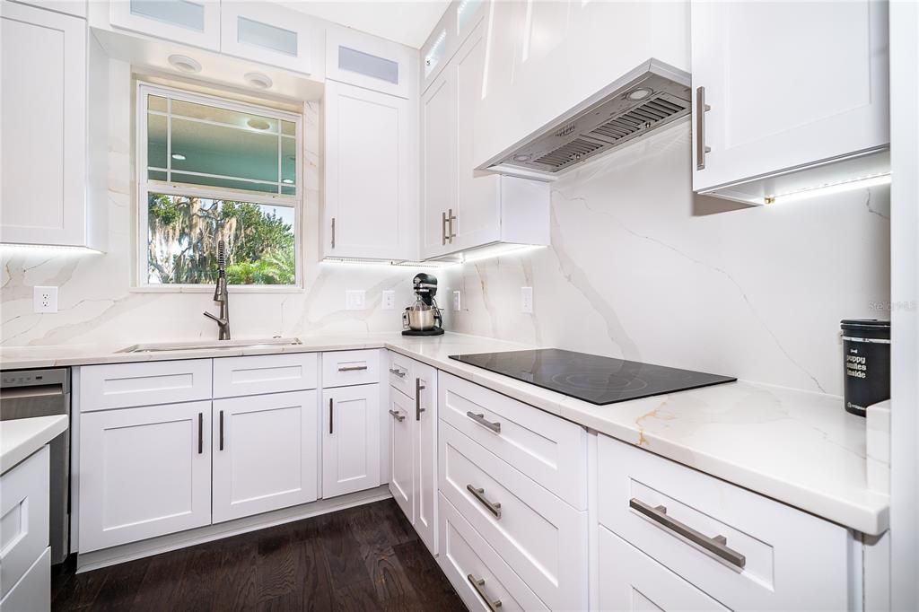 Activo con contrato: $1,219,000 (5 camas, 4 baños, 3505 Pies cuadrados)