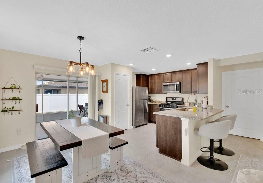 For Sale: $259,000 (3 beds, 2 baths, 1258 Square Feet)