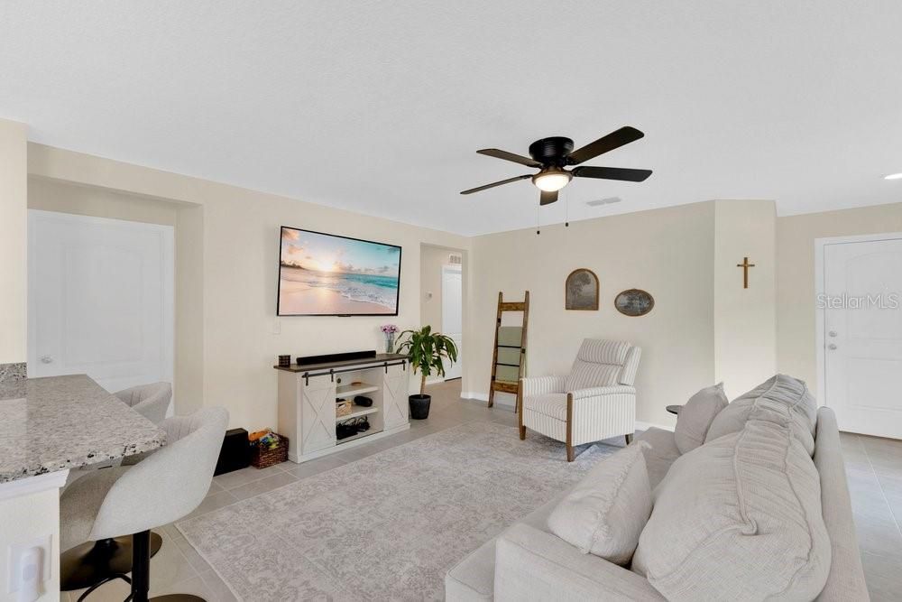 For Sale: $259,000 (3 beds, 2 baths, 1258 Square Feet)