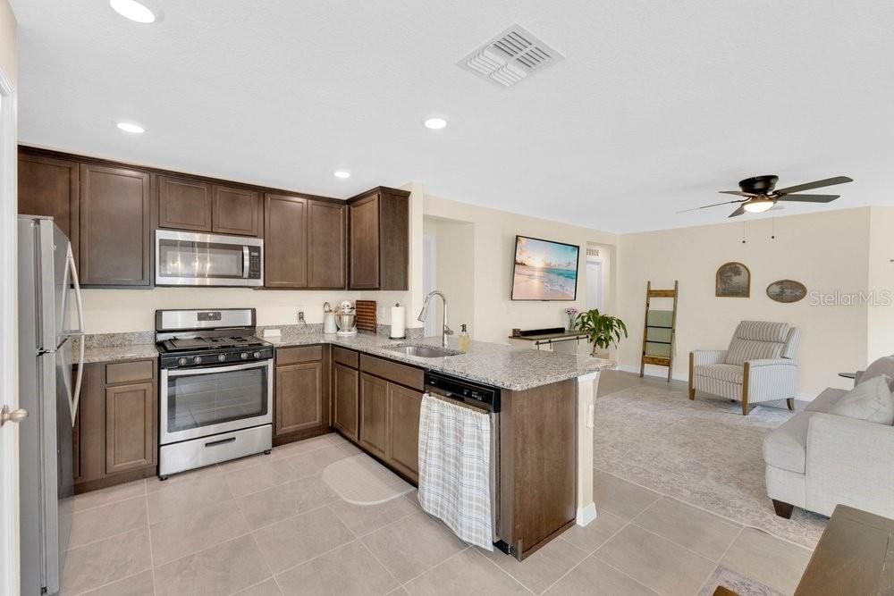 For Sale: $259,000 (3 beds, 2 baths, 1258 Square Feet)