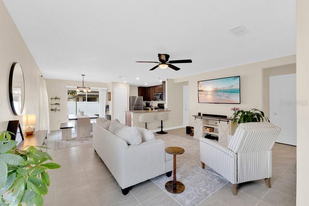 For Sale: $259,000 (3 beds, 2 baths, 1258 Square Feet)