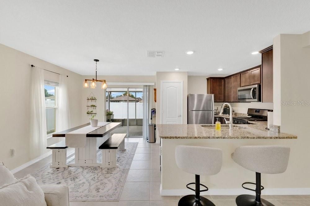 For Sale: $259,000 (3 beds, 2 baths, 1258 Square Feet)