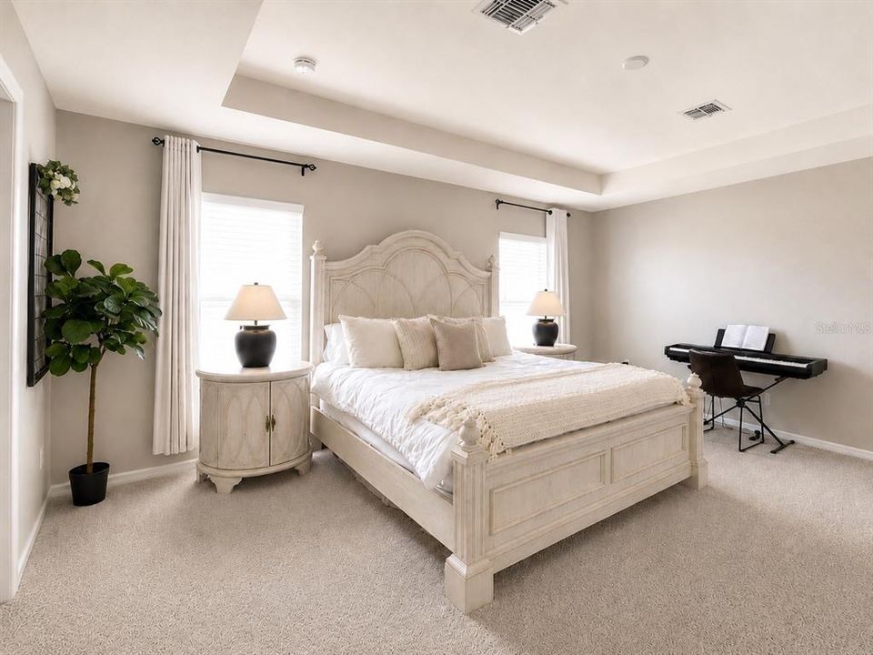 На продажу: $369,999 (4 спален, 2 ванн, 1819 Квадратных фут)