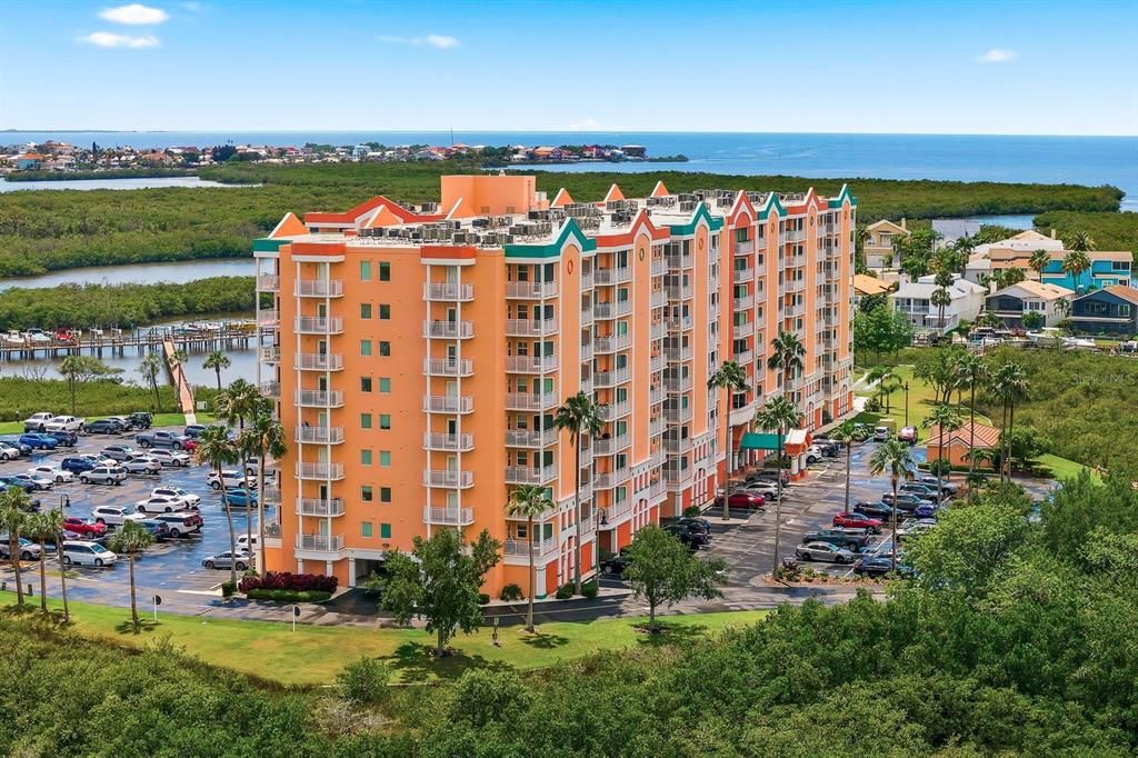 На продажу: $349,900 (2 спален, 2 ванн, 1283 Квадратных фут)