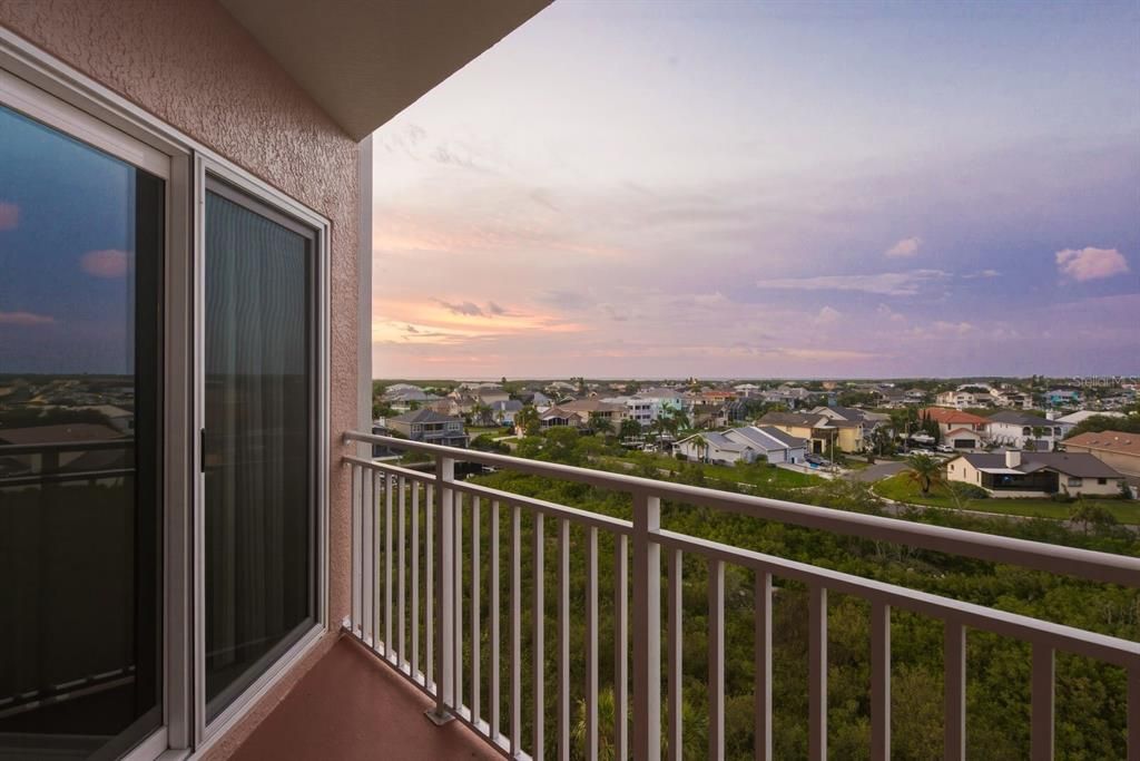 На продажу: $349,900 (2 спален, 2 ванн, 1283 Квадратных фут)