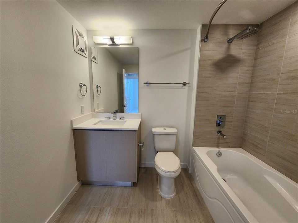 В аренду: $1,700 (2 спален, 2 ванн, 1023 Квадратных фут)