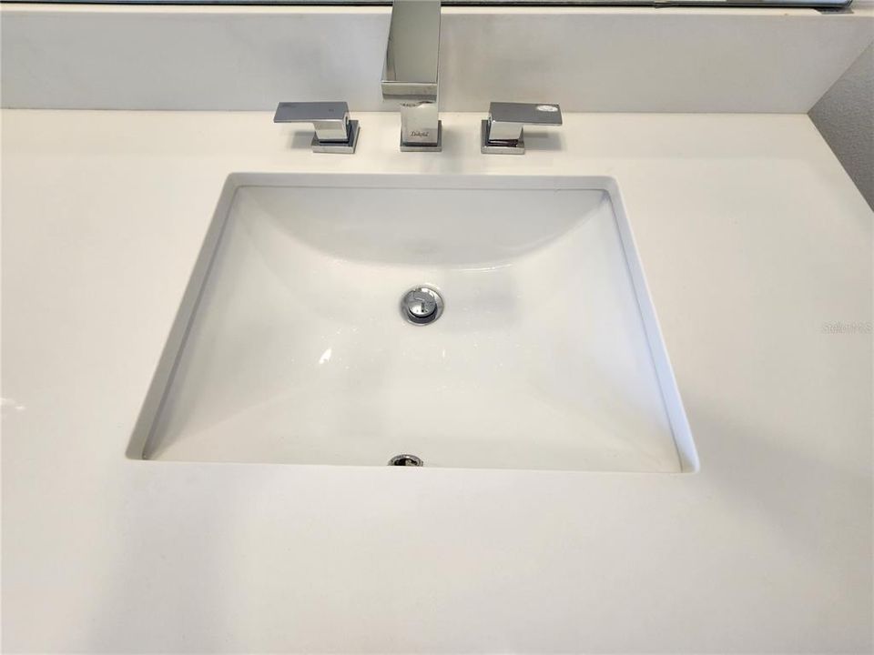 В аренду: $1,700 (2 спален, 2 ванн, 1023 Квадратных фут)